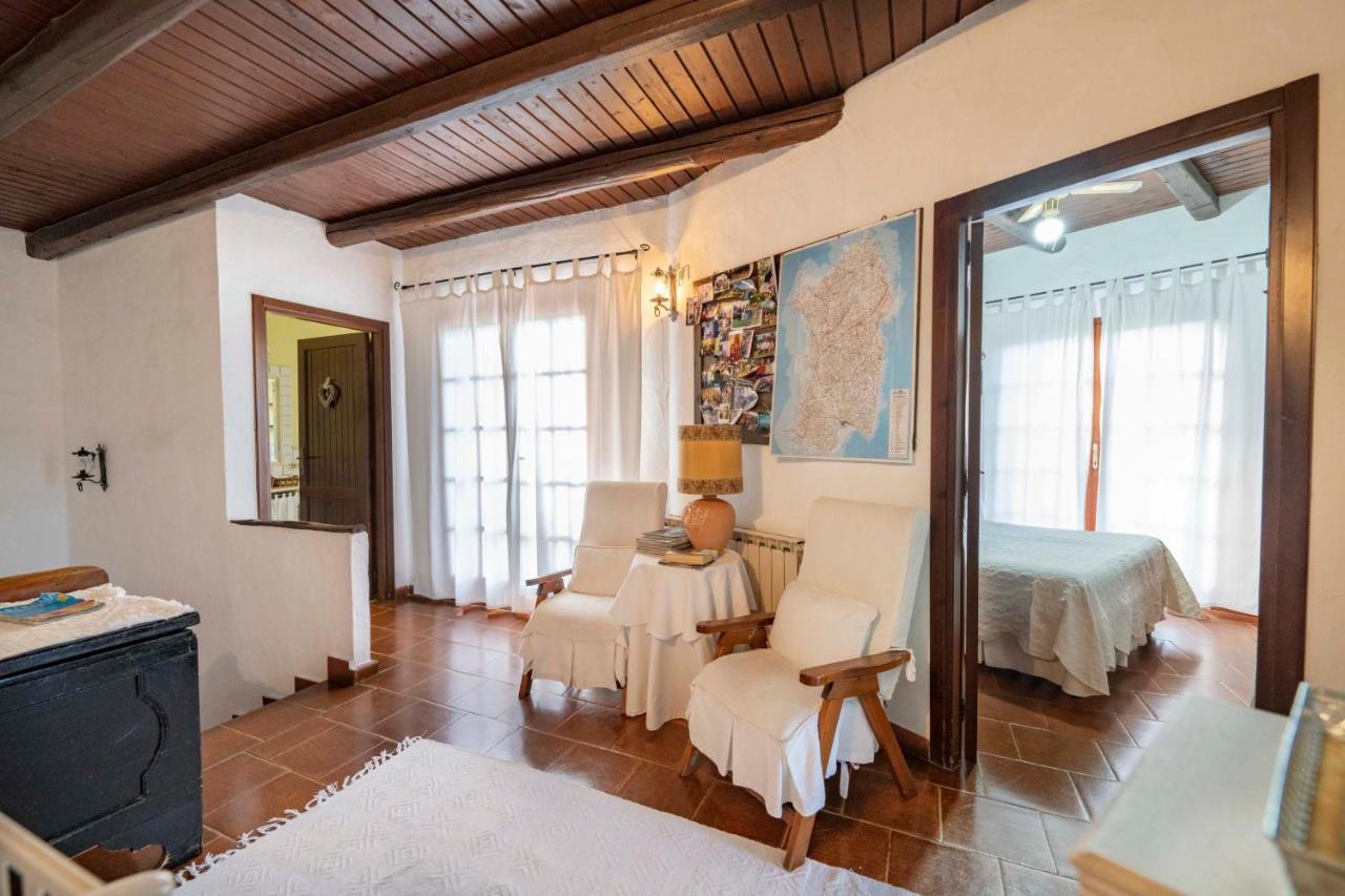Sa Domu Sarda Suites - Bed & Breakfast Porto Columbu - Perd'E Sali Buitenkant foto