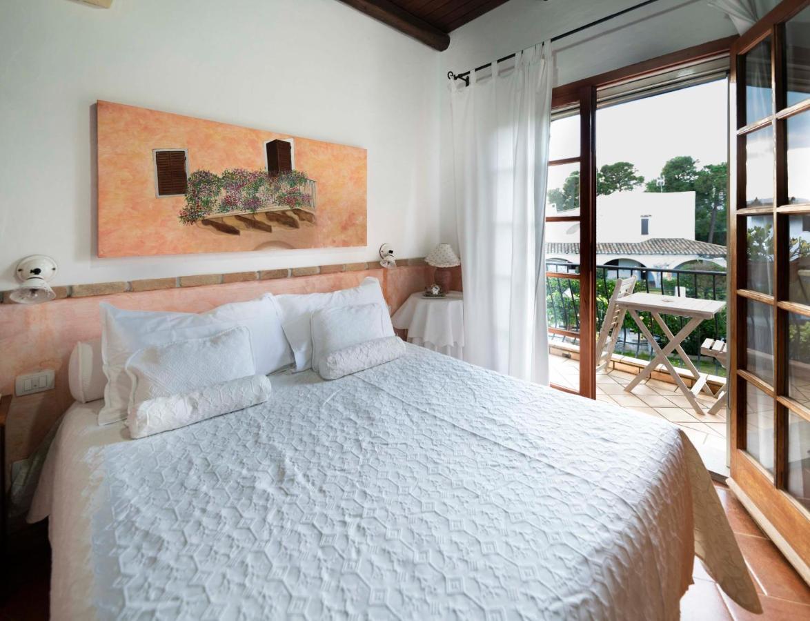 Sa Domu Sarda Suites - Bed & Breakfast Porto Columbu - Perd'E Sali Buitenkant foto