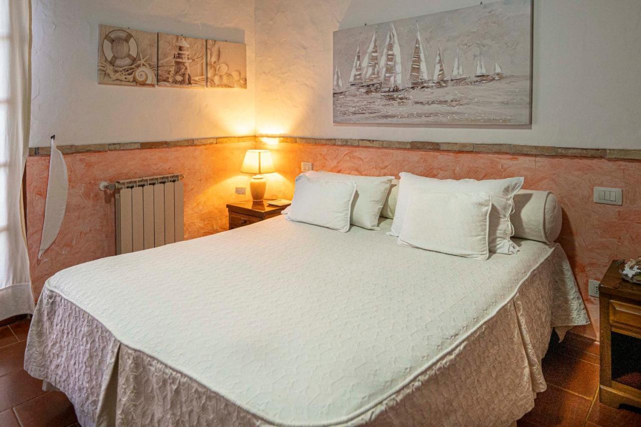 Sa Domu Sarda Suites - Bed & Breakfast Porto Columbu - Perd'E Sali Buitenkant foto