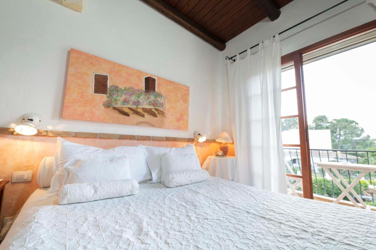 Sa Domu Sarda Suites - Bed & Breakfast Porto Columbu - Perd'E Sali Buitenkant foto