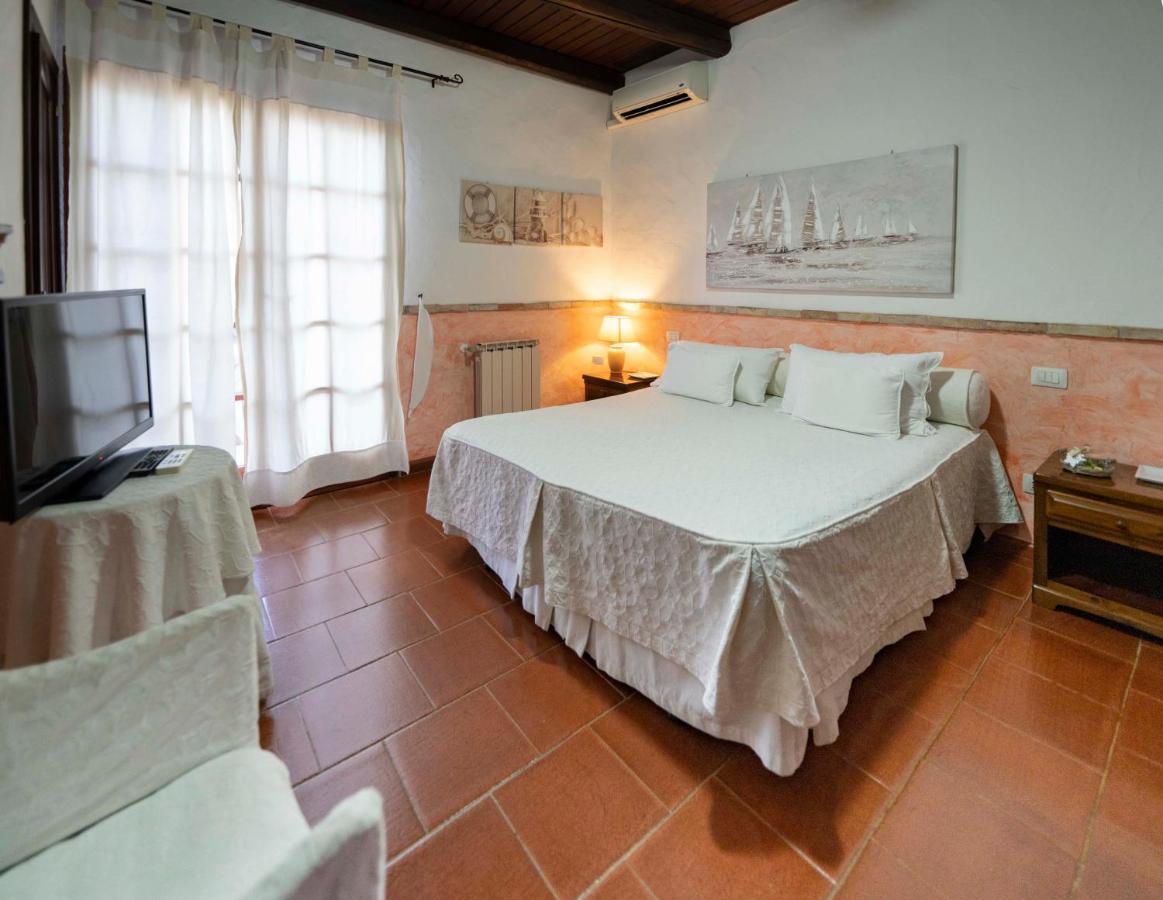 Sa Domu Sarda Suites - Bed & Breakfast Porto Columbu - Perd'E Sali Buitenkant foto